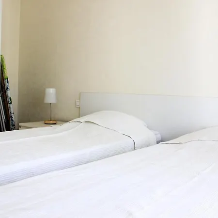 Apartment Escapade 8 *